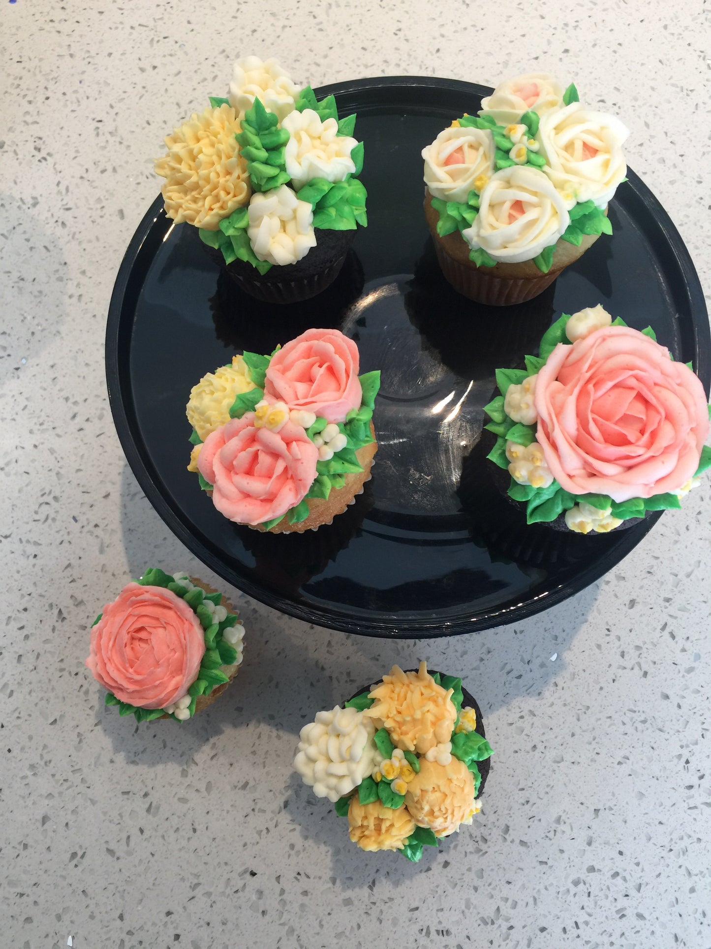 Mother’s Day flower cupcakes