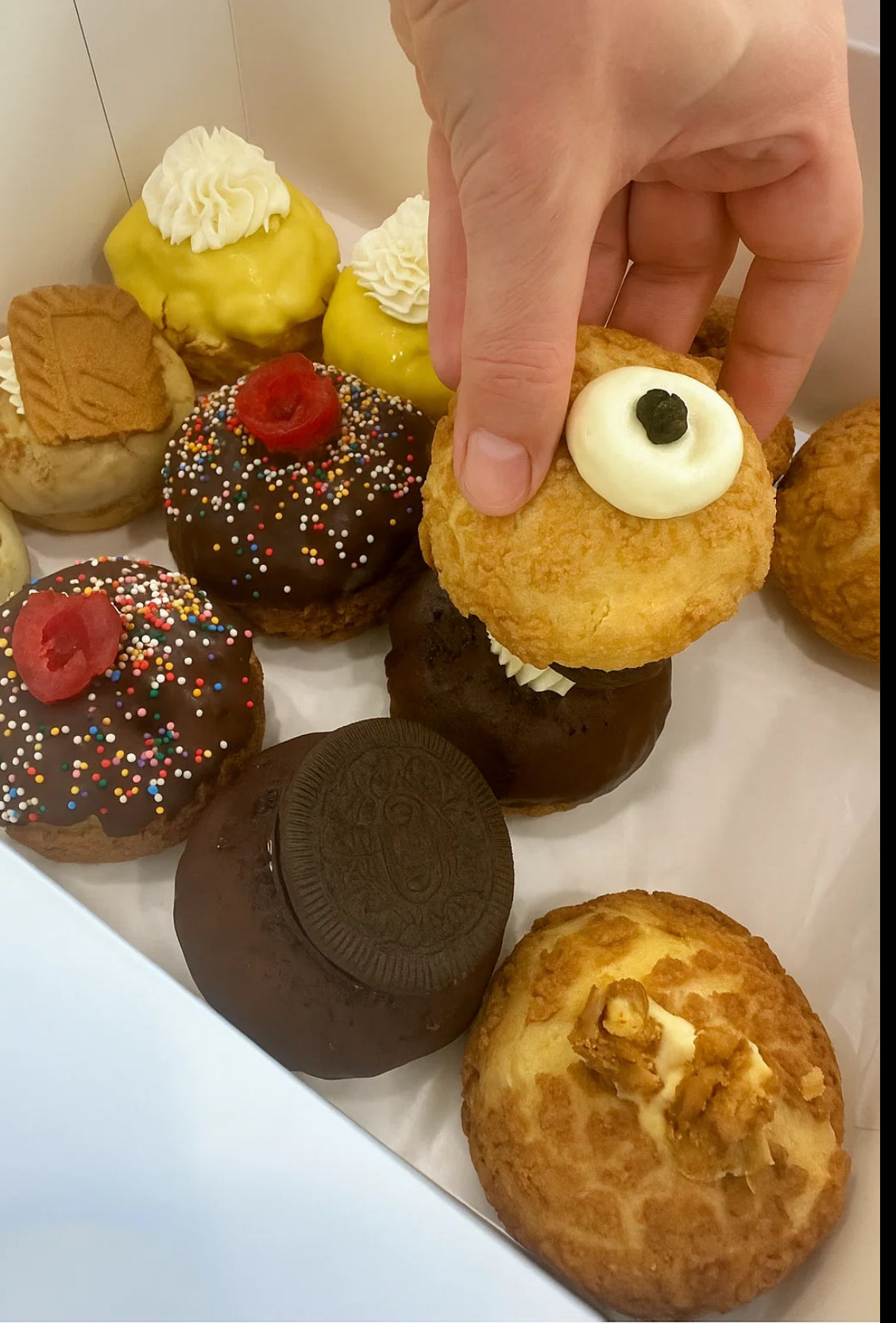 Calgary Cream Puffs ( Box of 6) | Viral Desserts & Pastries – 8 Cakes